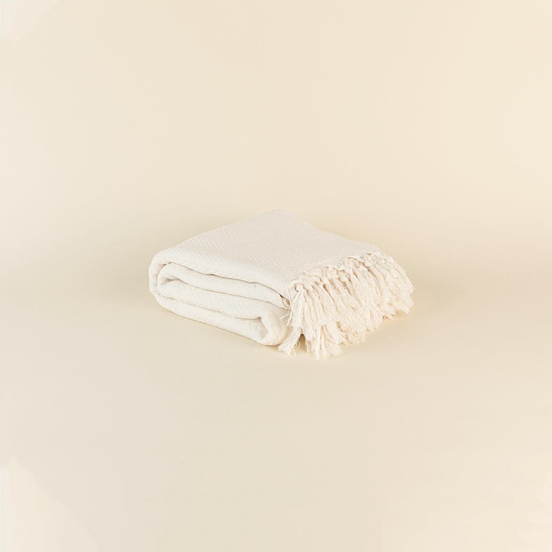 Cozy Fireside Gift Box: Stylish Peshtemal Throw Blanket